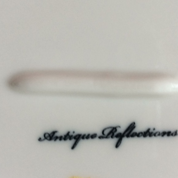 Antique Reflections ivory ceramic candy-trinket - Picture 3 of 5